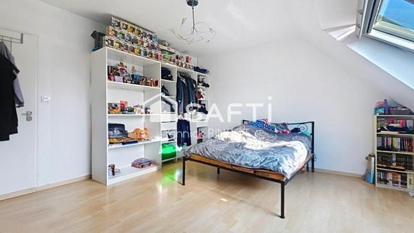 Immeuble mixte avec hangar 226 m² rare