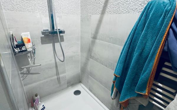 Appartement à vendre    3 pièces • 33,88 m2 Paris 17