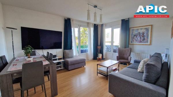 GROSLAY,

Appartement vendu loué.

Dans résidence ...