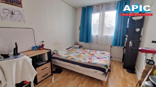 GROSLAY,

Appartement vendu loué.

Dans résidence ...