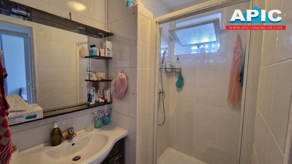 GROSLAY,

Appartement vendu loué.

Dans résidence ...