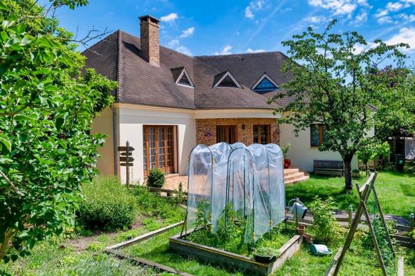 DEUIL LA BARRE
Maison familiale 
A quelques pas de ...