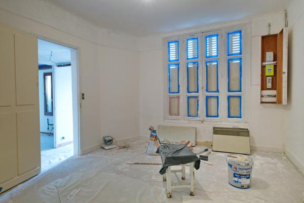 Orly (94310) Petite Maison et grand Terrain