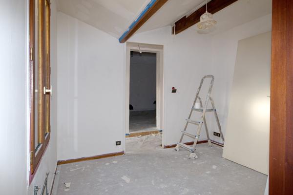 Orly (94310) Petite Maison et grand Terrain