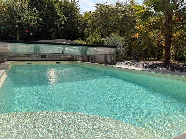 À vendre - Maison contemporaine, 7 pièces située à Saint-Cyr-sur-Loire (37540)