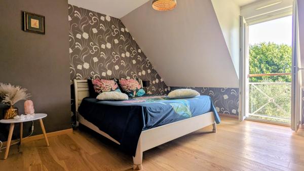 À vendre - Maison contemporaine, 7 pièces située à Saint-Cyr-sur-Loire (37540)