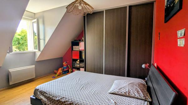 À vendre - Maison contemporaine, 7 pièces située à Saint-Cyr-sur-Loire (37540)