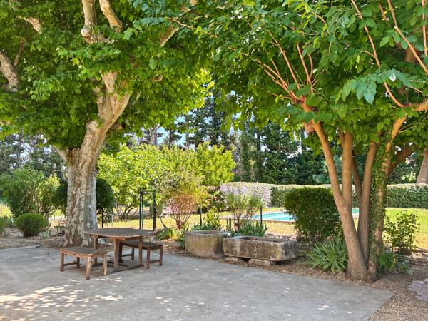 Châteaurenard (13160) Mas de charme rénové 189 m2 avec piscine