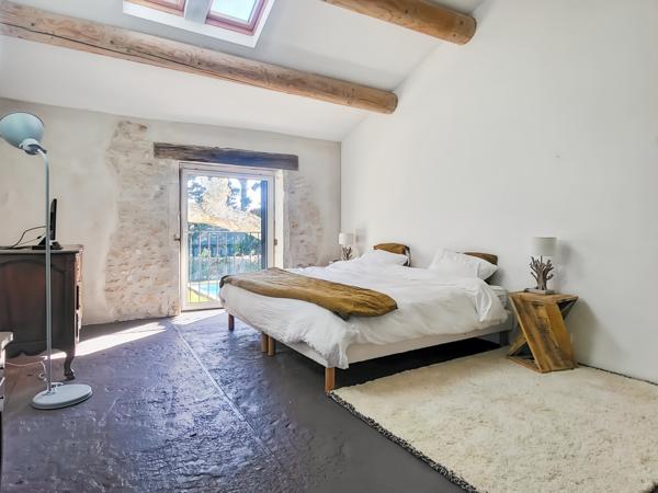 Châteaurenard (13160) Mas de charme rénové 189 m2 avec piscine