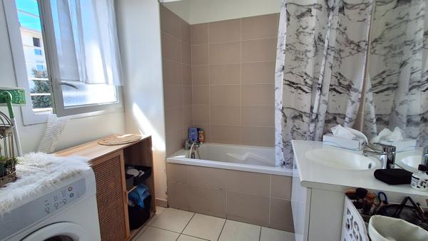 Pennes-Mirabeau (13170) Maison type 3 + place de parking privative