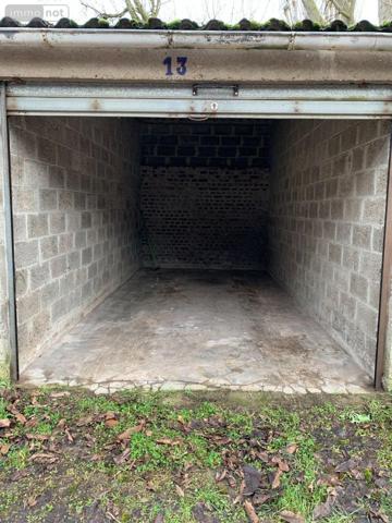 Garage fermé à louer à Bailleul dans le Nord (59270), ref : FLOCB843