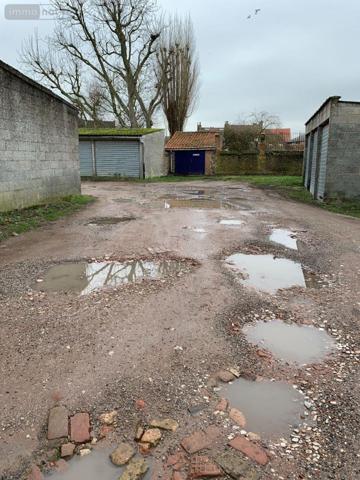 Garage fermé à louer à Bailleul dans le Nord (59270), ref : FLOCB843