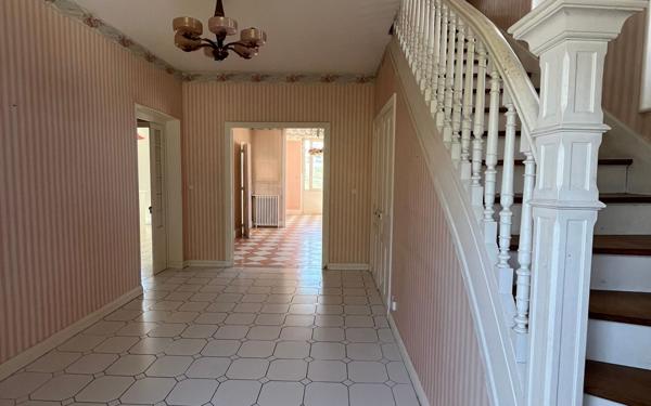 Maison à vendre    9 pièces • 265 m2 Bourg-de-Péage