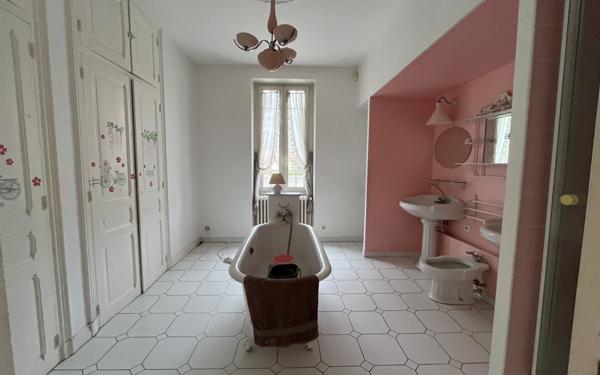 Maison à vendre    9 pièces • 265 m2 Bourg-de-Péage