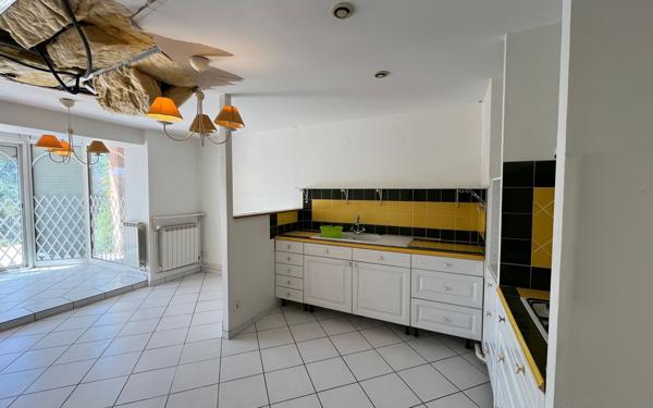 Maison à vendre    9 pièces • 265 m2 Bourg-de-Péage