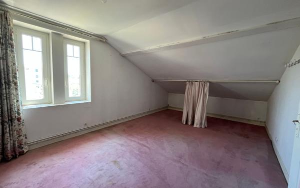 Maison à vendre    9 pièces • 265 m2 Bourg-de-Péage