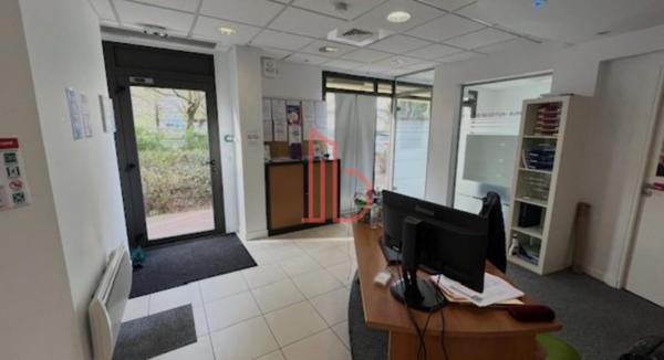 Bureau de 130 m² à louer à Bordeaux Lac - Bruges