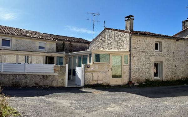 Maison à vendre    5 pièces •  Saint-Savinien