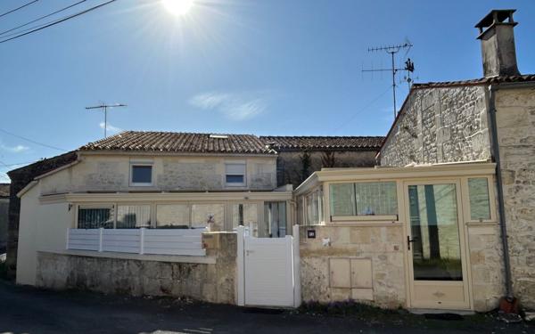 Maison à vendre    5 pièces •  Saint-Savinien