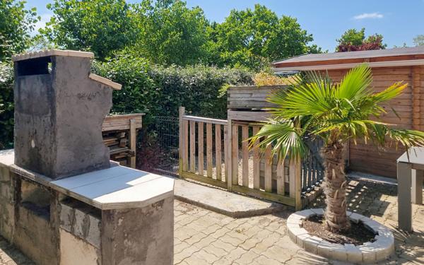 Bourgneuf-en-Retz (44580) Terrain de loisirs 221 m² avec Cottage - avec terrasse, dépendances et garage - jardin