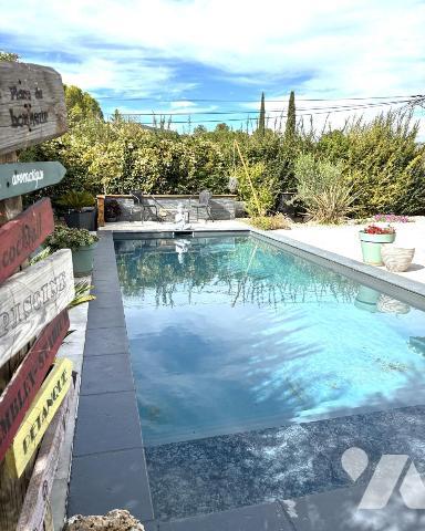 VILLA MODERNE T5 PROCHE CENTRE AVEC GARAGE ET PISCINE SAINT-MAXIMIN