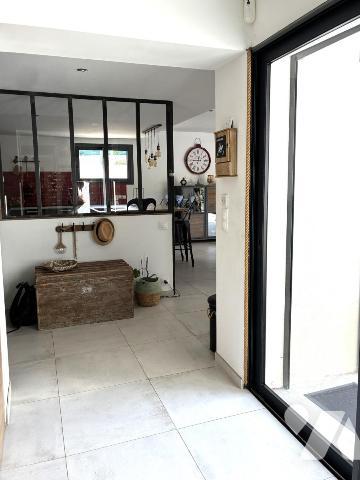 VILLA MODERNE T5 PROCHE CENTRE AVEC GARAGE ET PISCINE SAINT-MAXIMIN