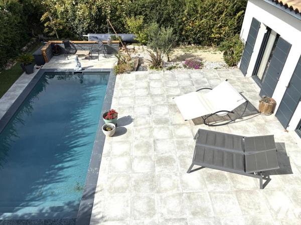 VILLA MODERNE T5 PROCHE CENTRE AVEC GARAGE ET PISCINE SAINT-MAXIMIN