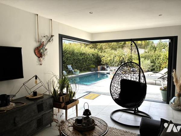 VILLA MODERNE T5 PROCHE CENTRE AVEC GARAGE ET PISCINE SAINT-MAXIMIN