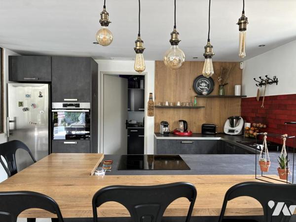 VILLA MODERNE T5 PROCHE CENTRE AVEC GARAGE ET PISCINE SAINT-MAXIMIN