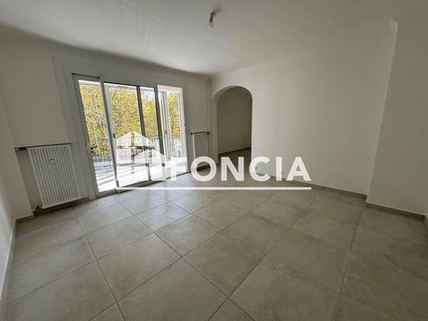 Location Appartement 5 pièces 93.8 m² - 18-24 RUE DU 11 NOVEMBRE Gap 05000