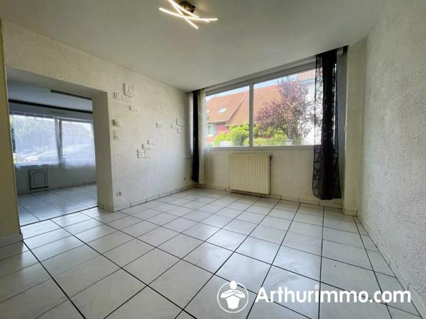 Vente                                                      Appartement
                        
                     3 pièces                      67 m2                     à Seloncourt