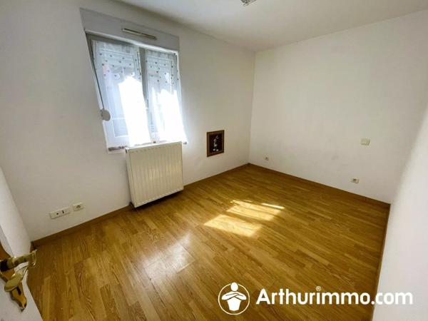 Vente                                                      Appartement
                        
                     3 pièces                      67 m2                     à Seloncourt