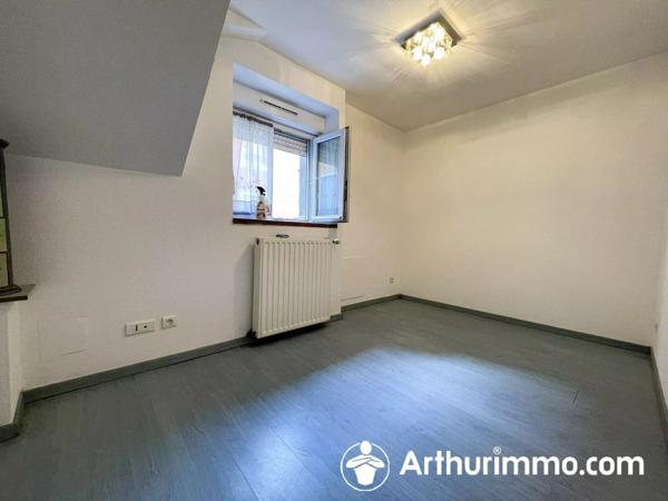 Vente                                                      Appartement
                        
                     3 pièces                      67 m2                     à Seloncourt