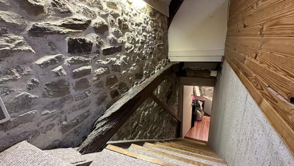 Vannes -St Patern -Cœur de Ville – Rare Appartement de Charme sur 2 niveaux traversant de plus de 80 m2