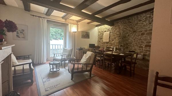 Vannes -St Patern -Cœur de Ville – Rare Appartement de Charme sur 2 niveaux traversant de plus de 80 m2