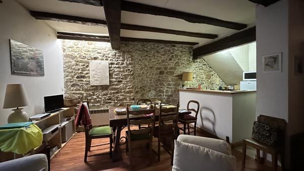 Vannes -St Patern -Cœur de Ville – Rare Appartement de Charme sur 2 niveaux traversant de plus de 80 m2