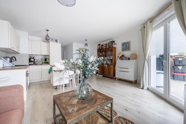 Poissy - T3 - 2 chambres, grande terrasse et parking