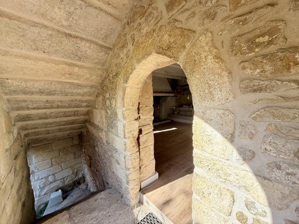 Saze (30650) Maison de village au centre de Saze - 65 m² avec cave