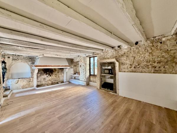 Saze (30650) Maison de village au centre de Saze - 65 m² avec cave