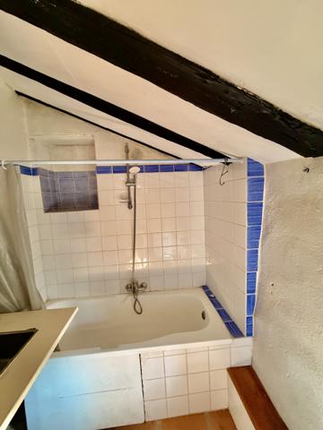 Saze (30650) Maison de village au centre de Saze - 65 m² avec cave