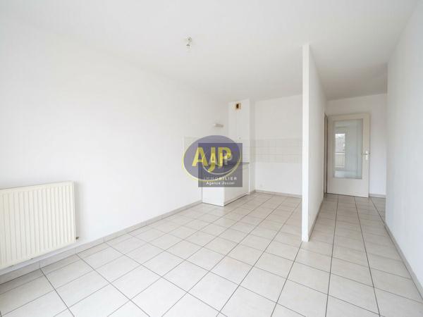 Appartement à louer Nantes : 2 pièces, 50m² avec 1 chambre(s) à 696€ - AJP Immobilier Nantes Jouzel