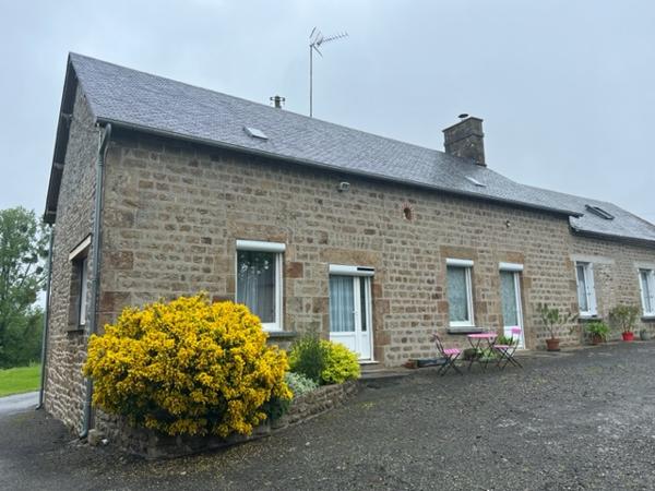 Maison rénovée à la campagne en pierres apparentes