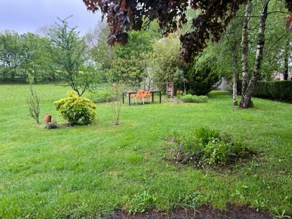 Maison rénovée à la campagne en pierres apparentes