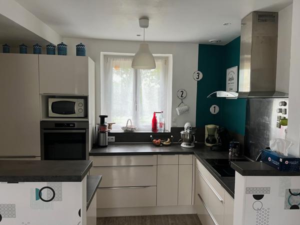 Maison rénovée à la campagne en pierres apparentes