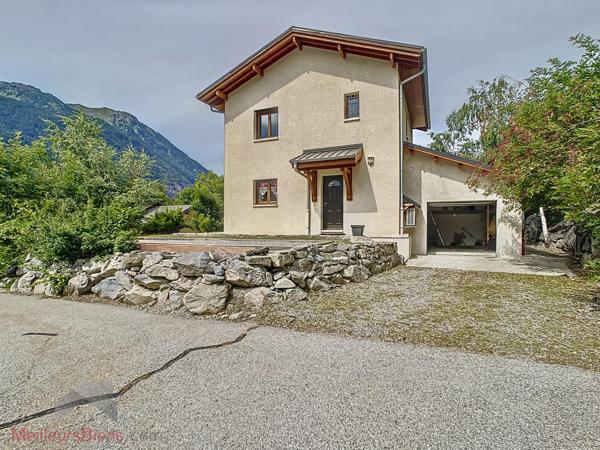 ORELLE-Maison récente 84 m², 3 chambres sur terrain plat