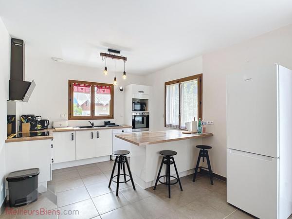 ORELLE-Maison récente 84 m², 3 chambres sur terrain plat