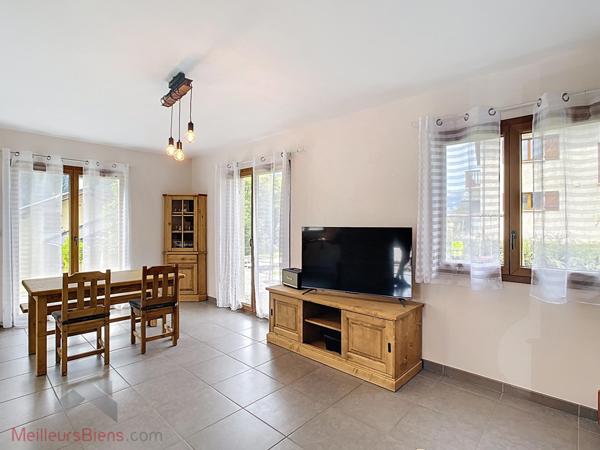 ORELLE-Maison récente 84 m², 3 chambres sur terrain plat