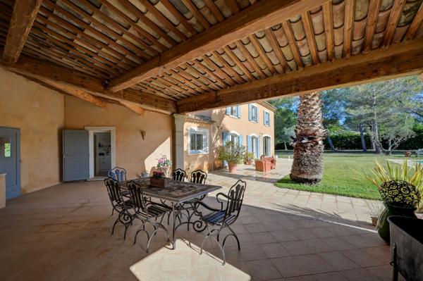 Vente Maison de luxe Meyrargues 5 Pièces 224 m²