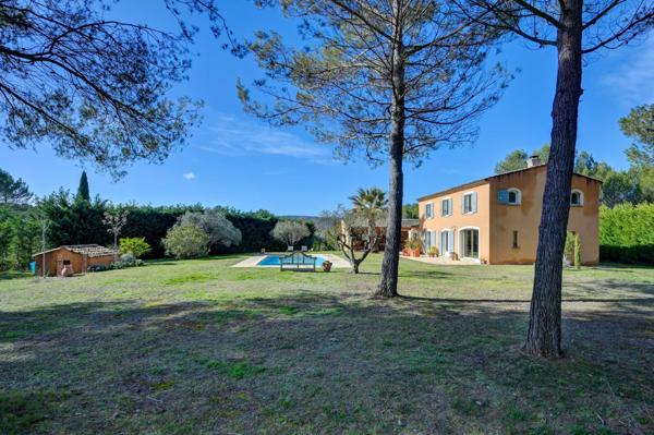 Vente Maison de luxe Meyrargues 5 Pièces 224 m²
