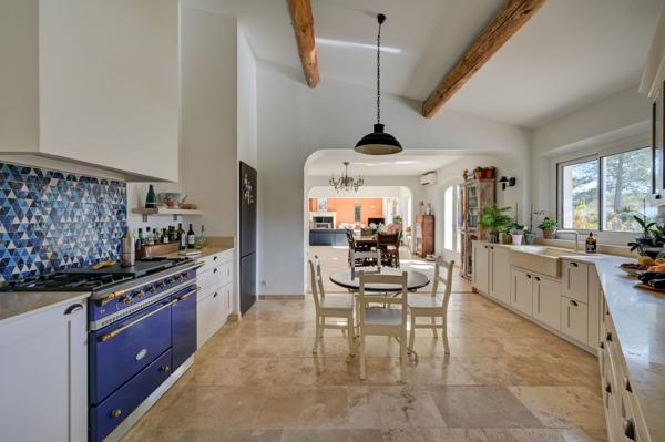 Vente Maison de luxe Meyrargues 5 Pièces 224 m²